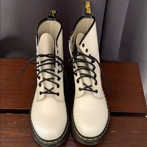 White high gloss Dr. Martins